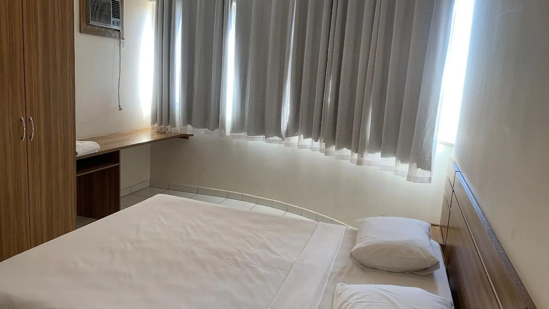 Toulon Flat Service Apartment Caldas Novas Brazil